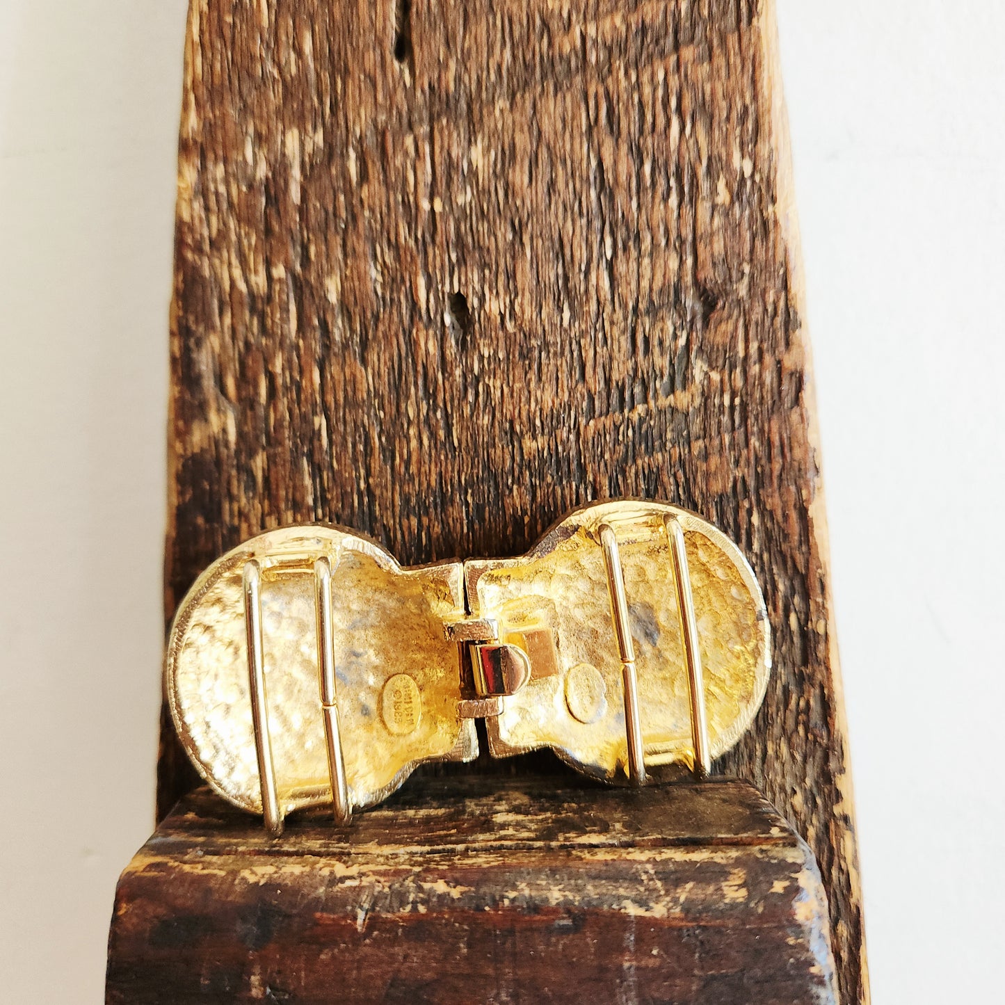 Mimi Di N Shell Belt Buckle