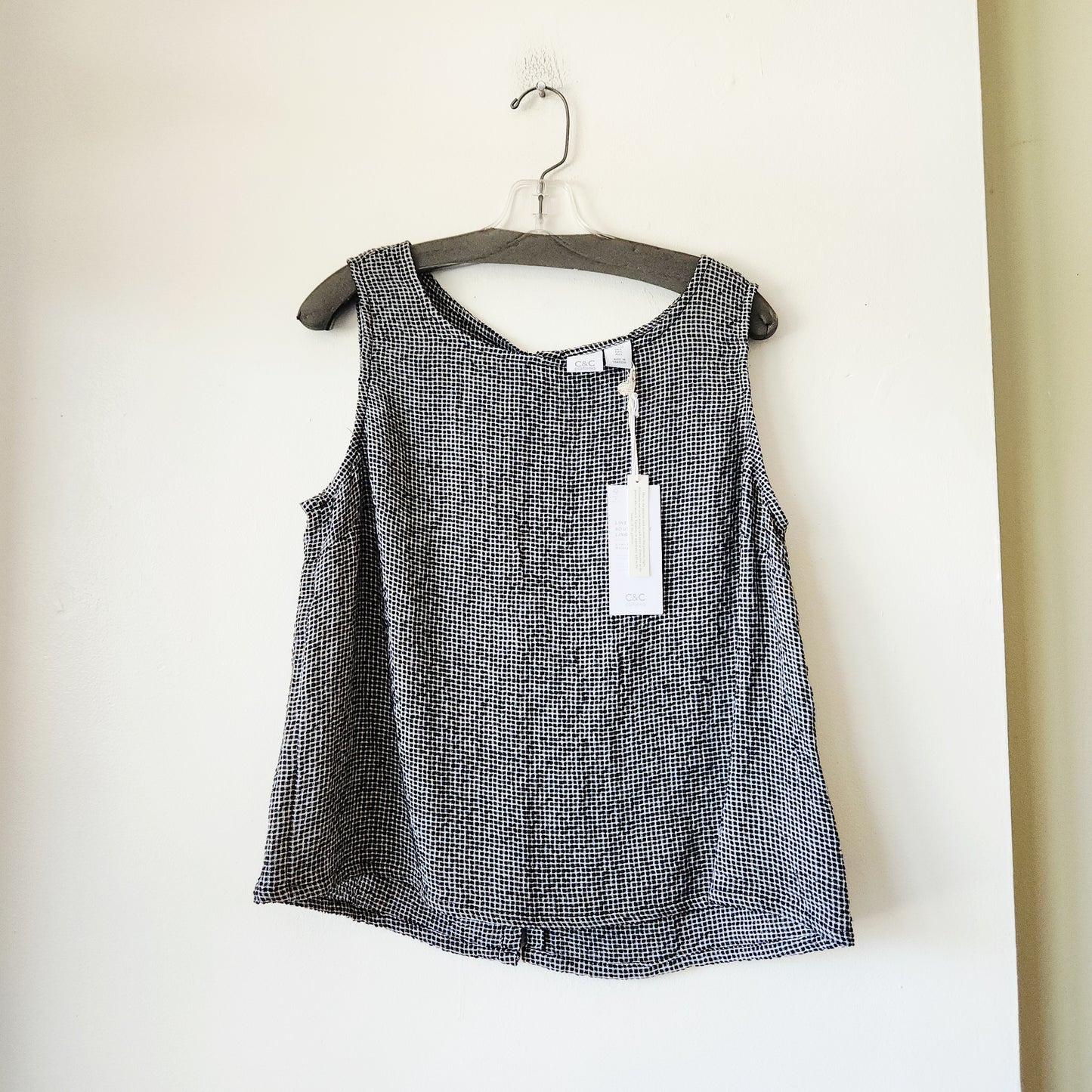 C&C California Linen Blend Sleeveless Top with Back Buttons - L - New