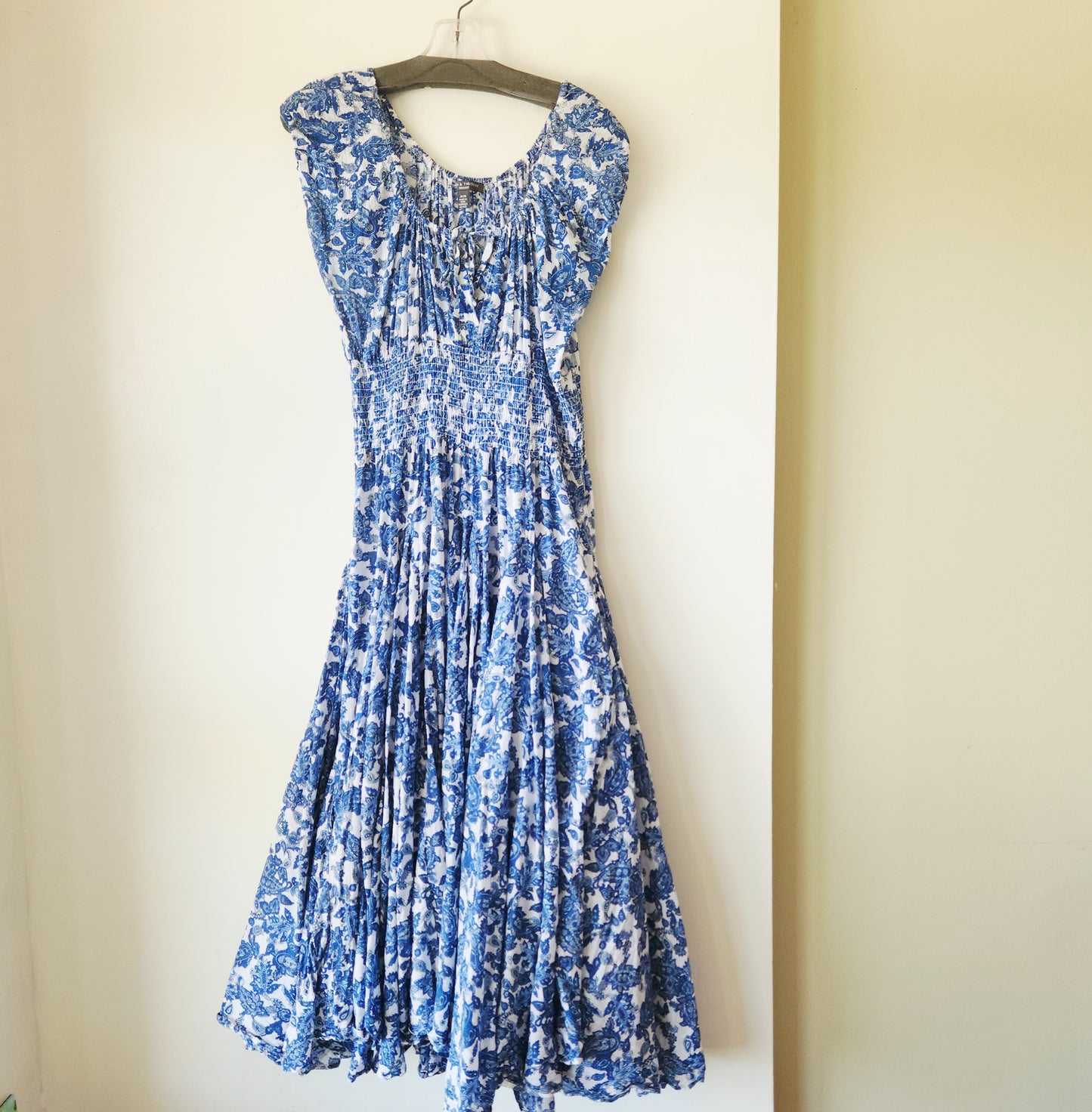 Chelsea & Theodore 100% Cotton Full Skirt with Smocked Waistband Dress - M