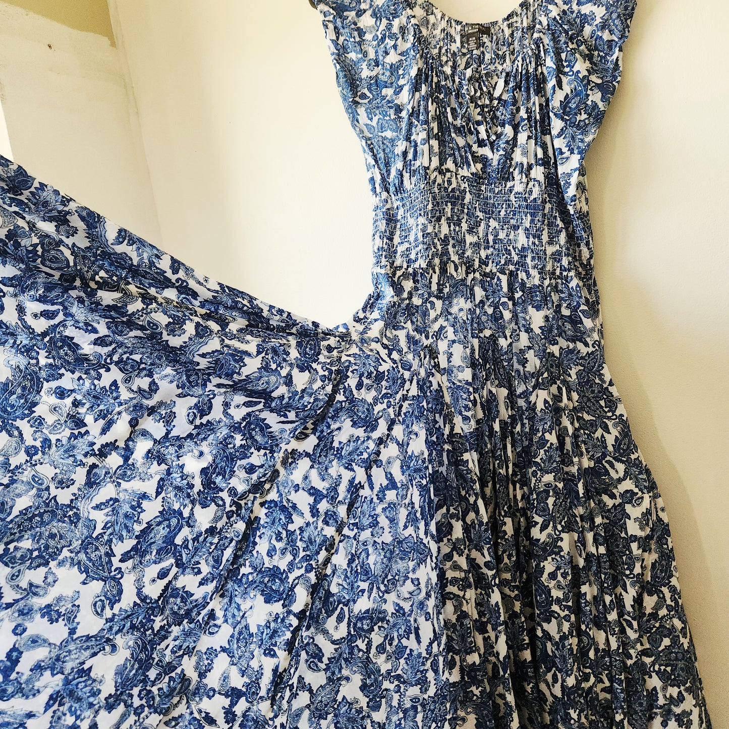 Chelsea & Theodore 100% Cotton Full Skirt with Smocked Waistband Dress - M