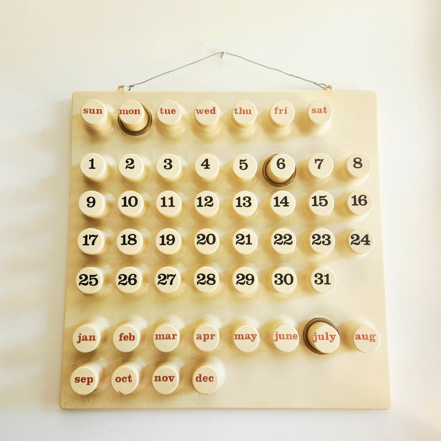 Vintage 1970's  Italian "Ring-a-Date" Calendar