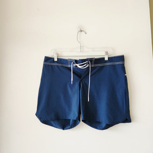 Carve Designs Board Shorts - size 8