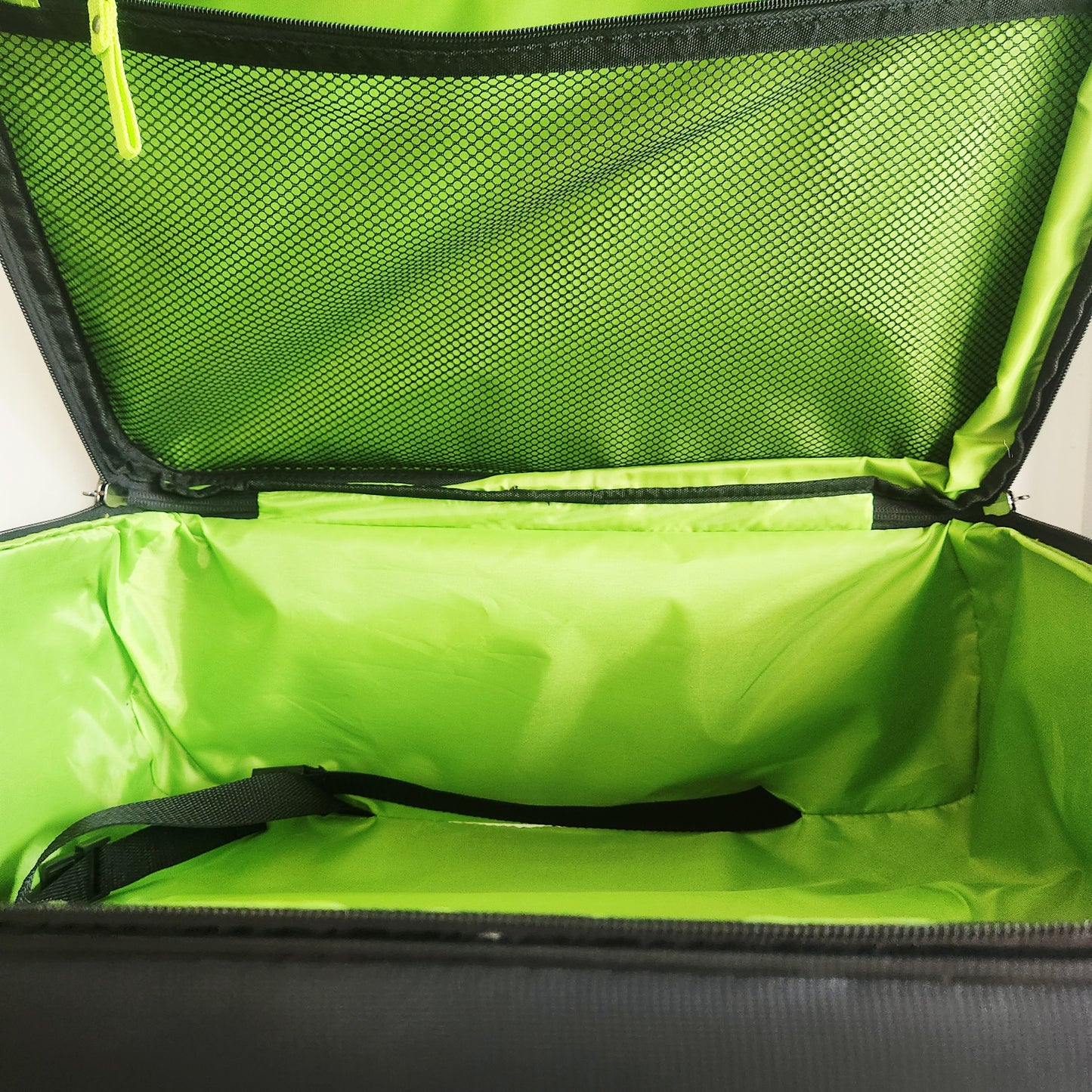 American Tourister Luggage Spinner Wheels TSA Approved 24"