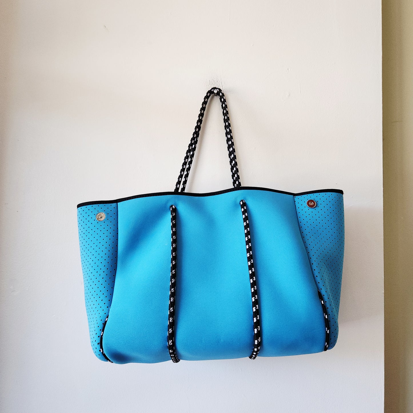 QOGiR Neoprene Tote With Rope Handles