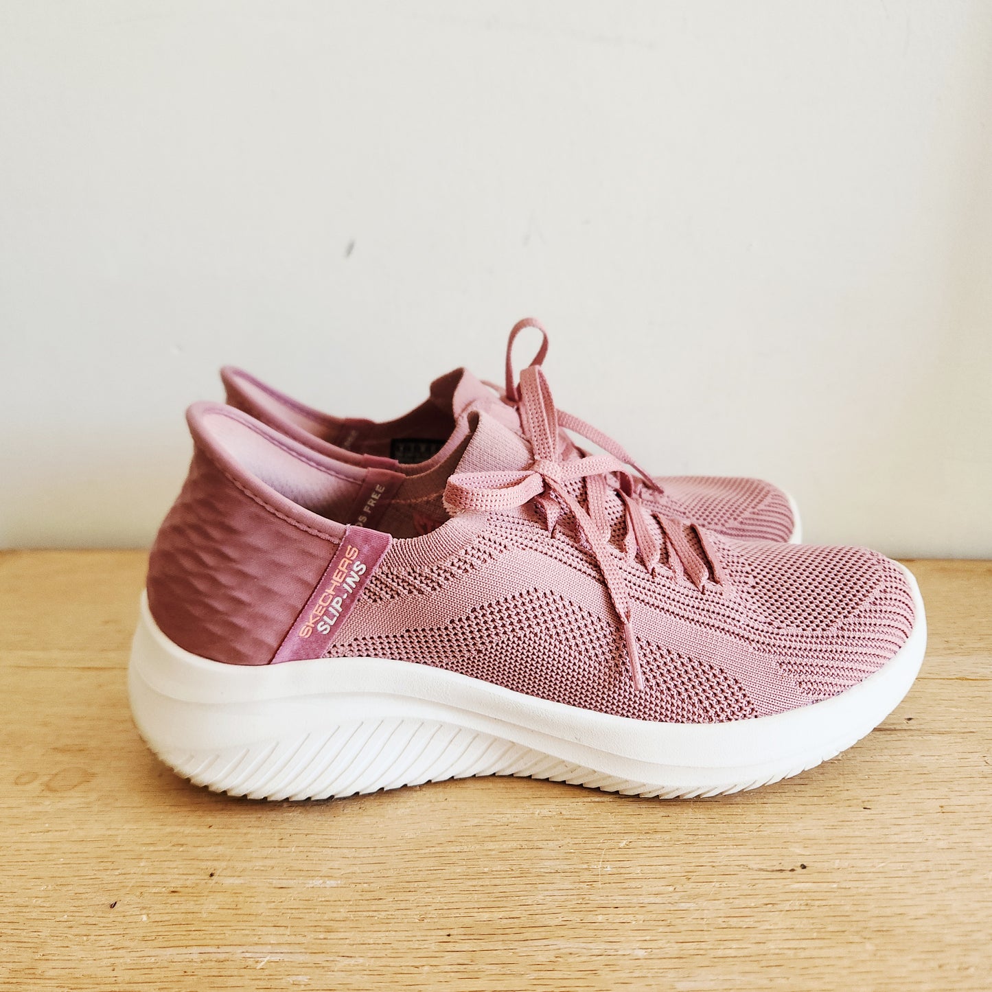 Skechers Slip-Ins Sneakers - size 8