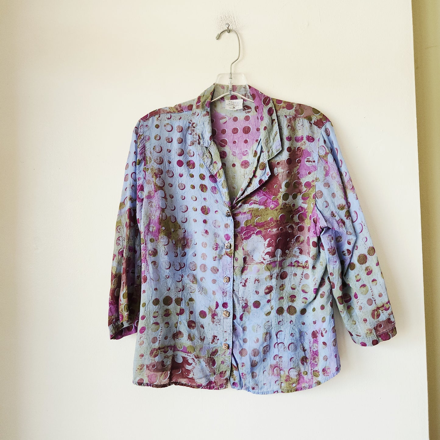 Click by Color Me Cotton Abstract Motif Top with Buttons - M
