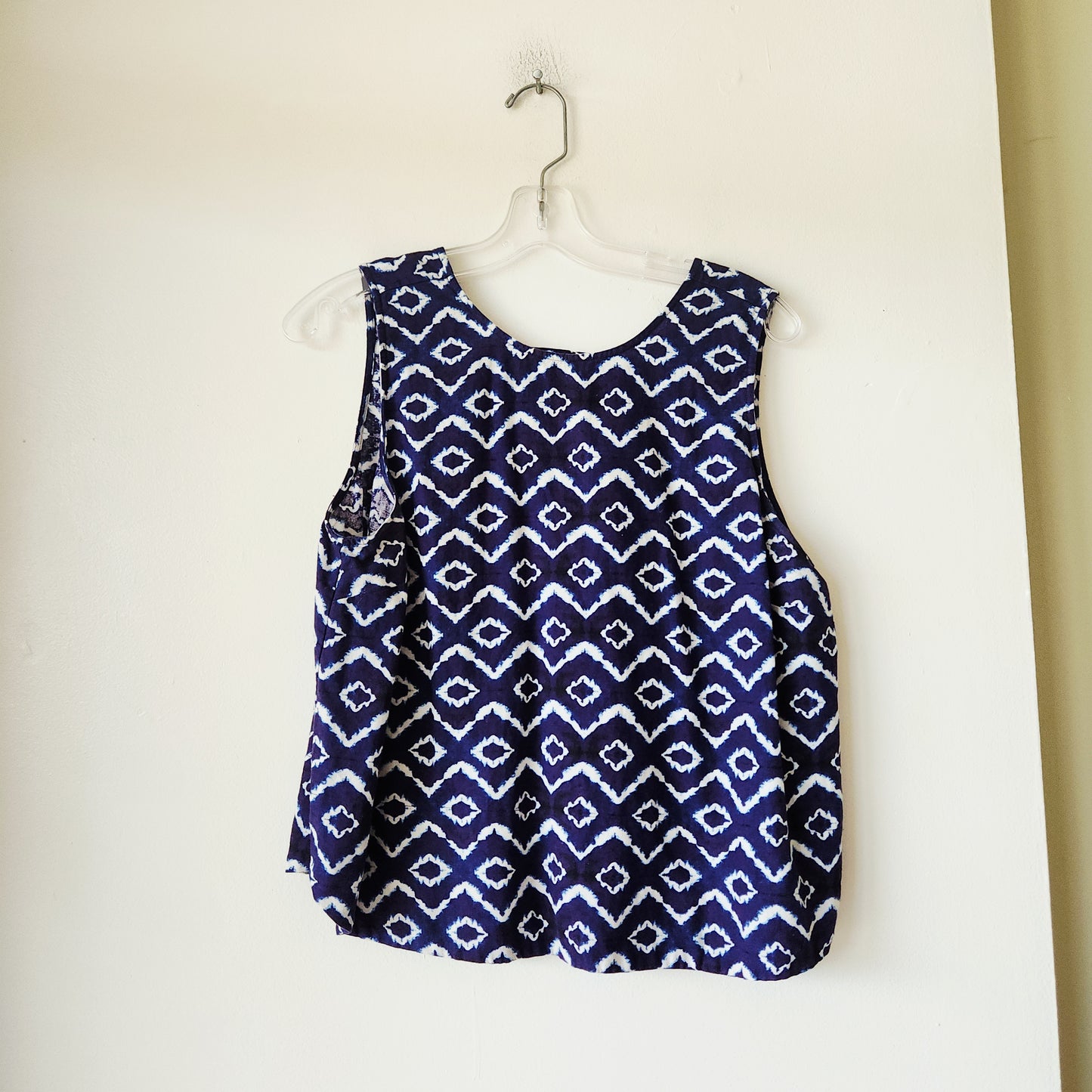 LOFT Crop Fit Linen Blend Tank - M