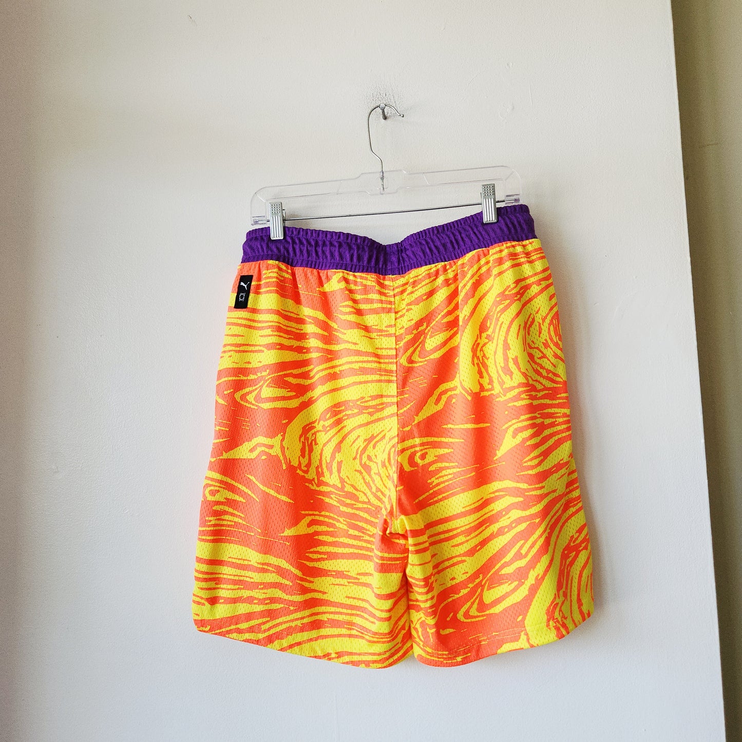 Puma Basketball Shorts - L