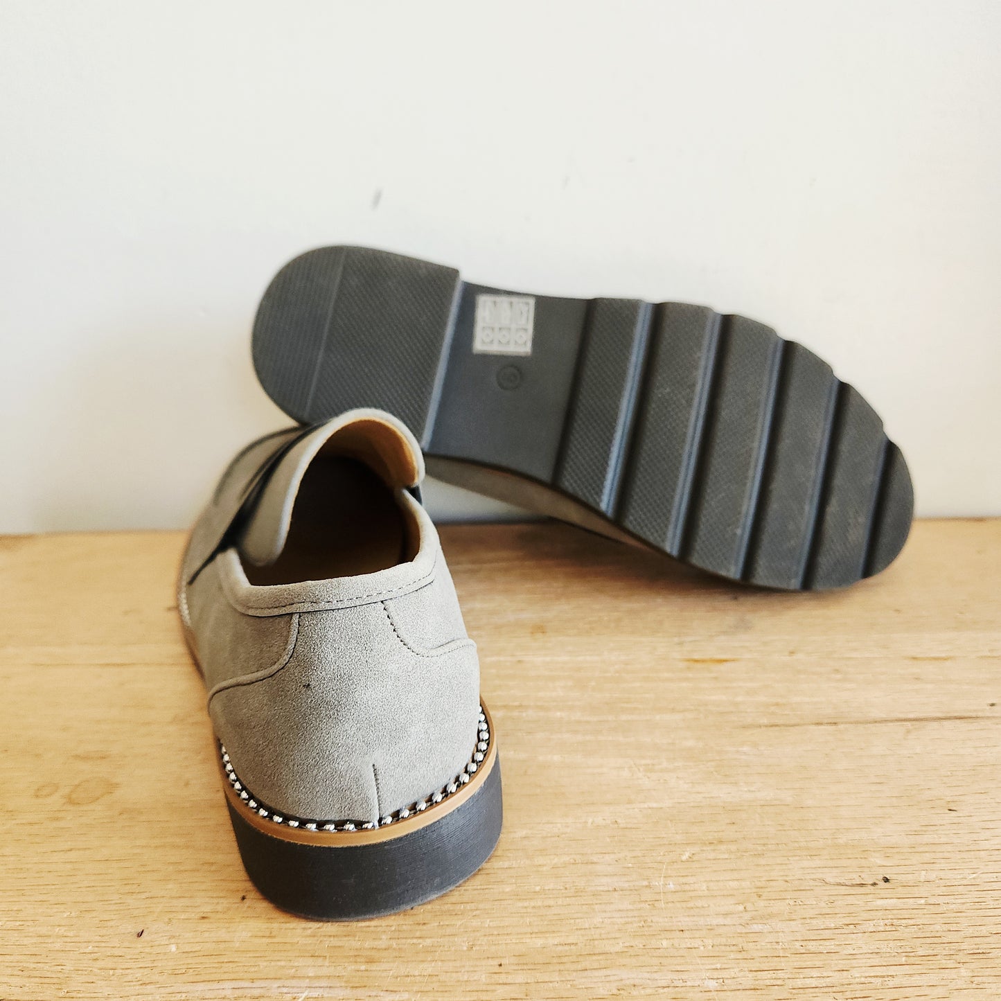 Taryn by Taryn Rose Loafers - size 9