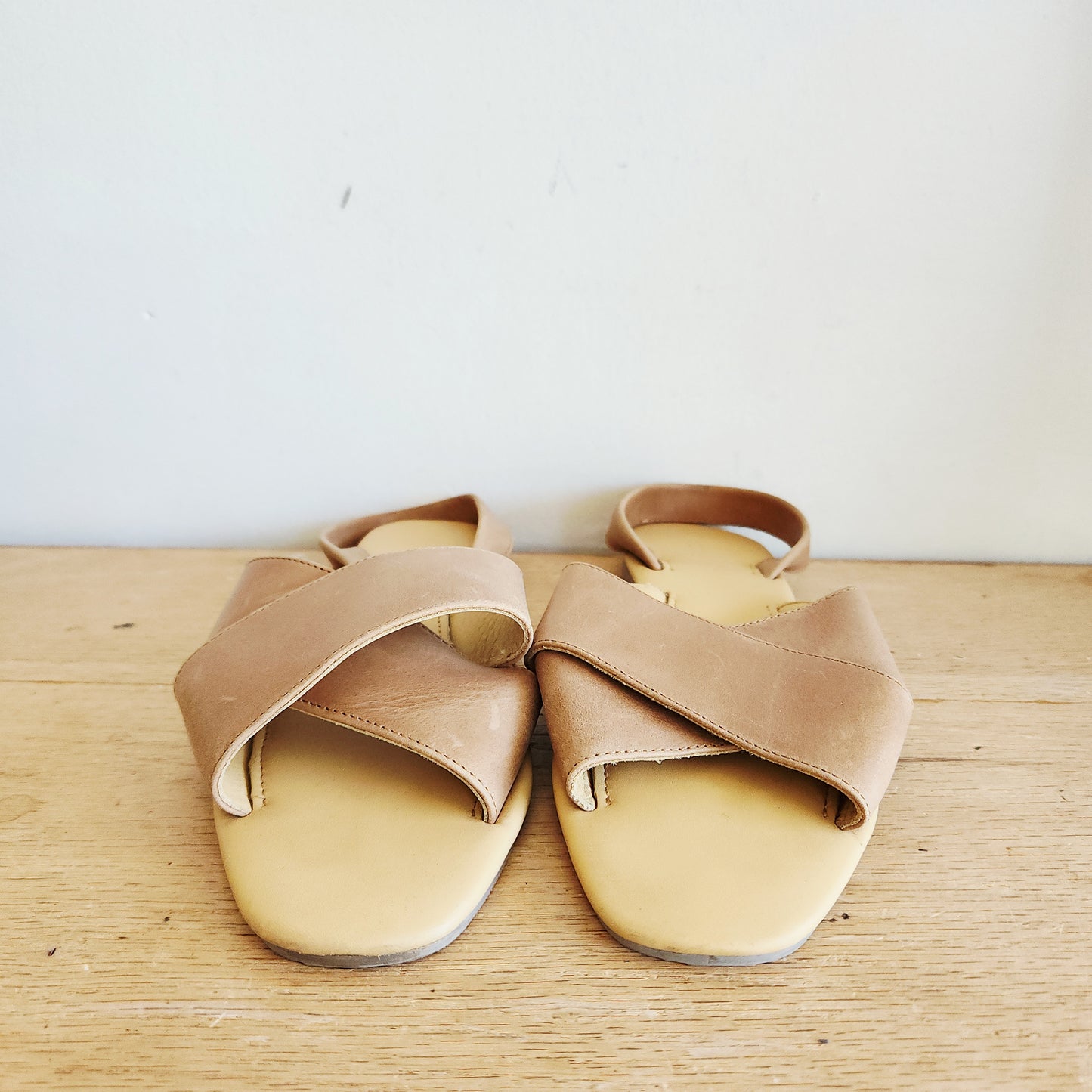 Nisolo Leather Criss Cross Flats - size 8.5