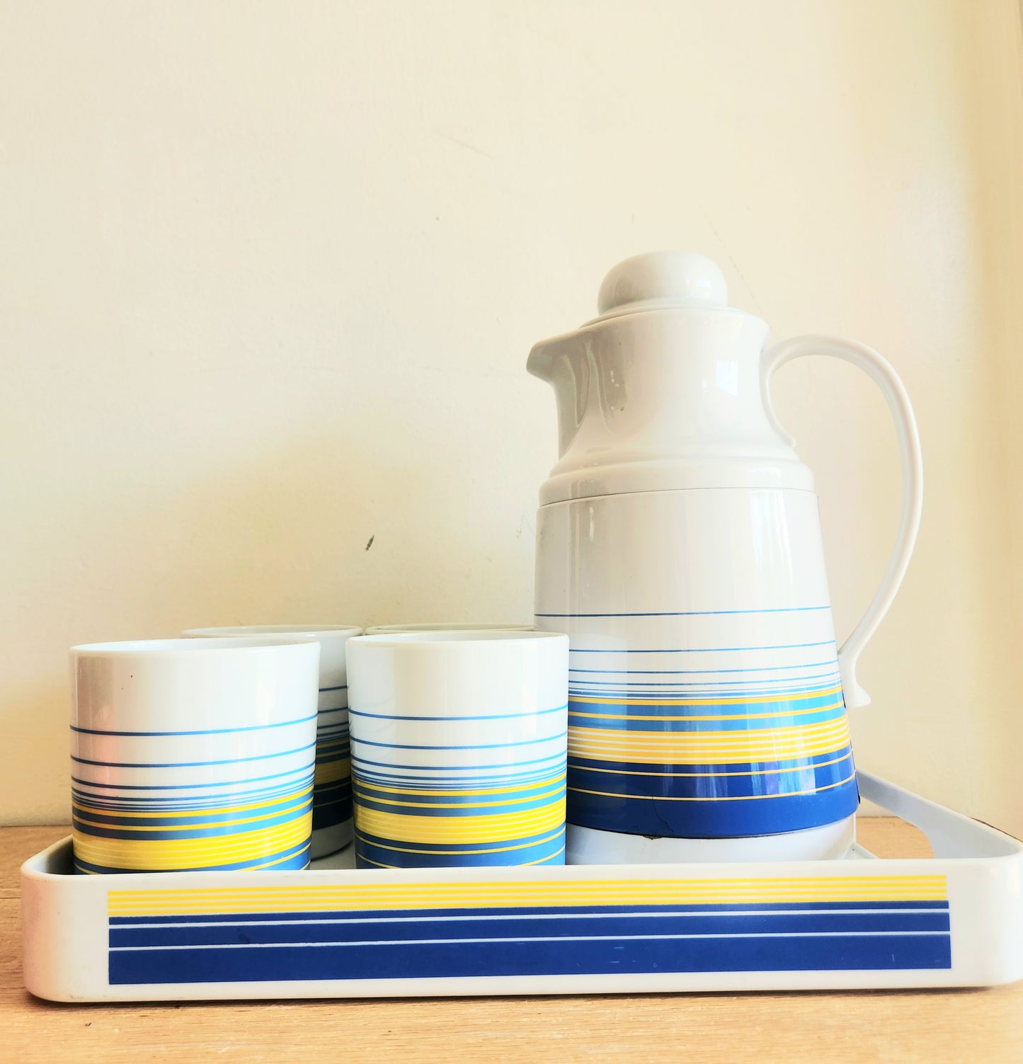 Vintage Striped Drink Serving Set Thermal Pitcher with 4 Drinking Cups