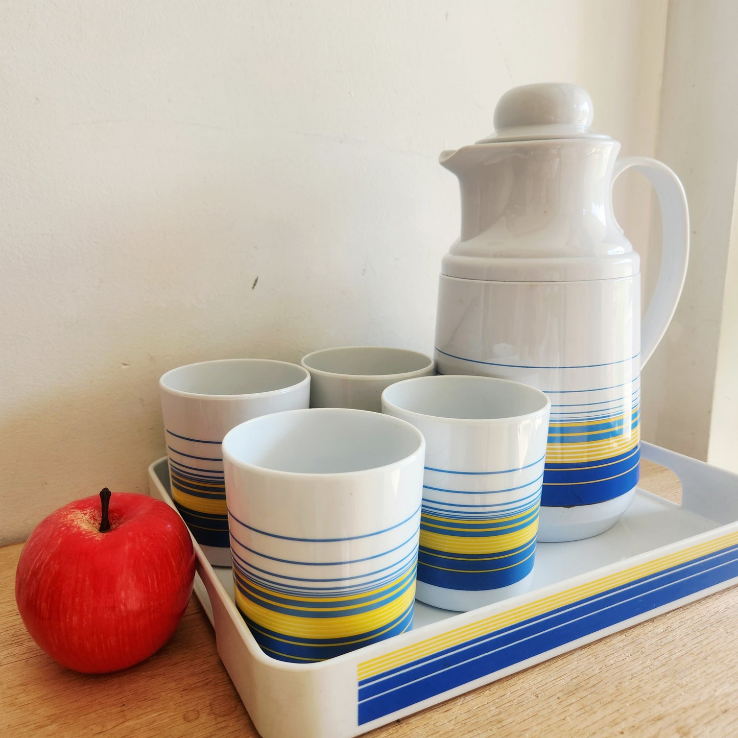 Vintage Striped Drink Serving Set Thermal Pitcher with 4 Drinking Cups