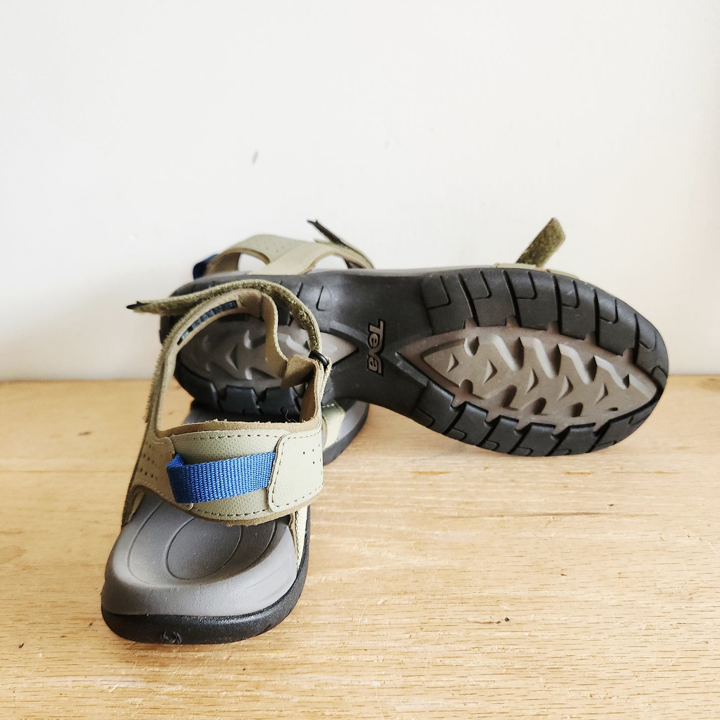 Teva Olive Green Sandals - size 9