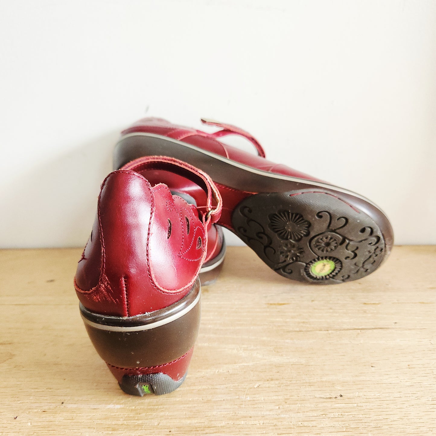 Jambu Burgundy Mary Janes - size 9M