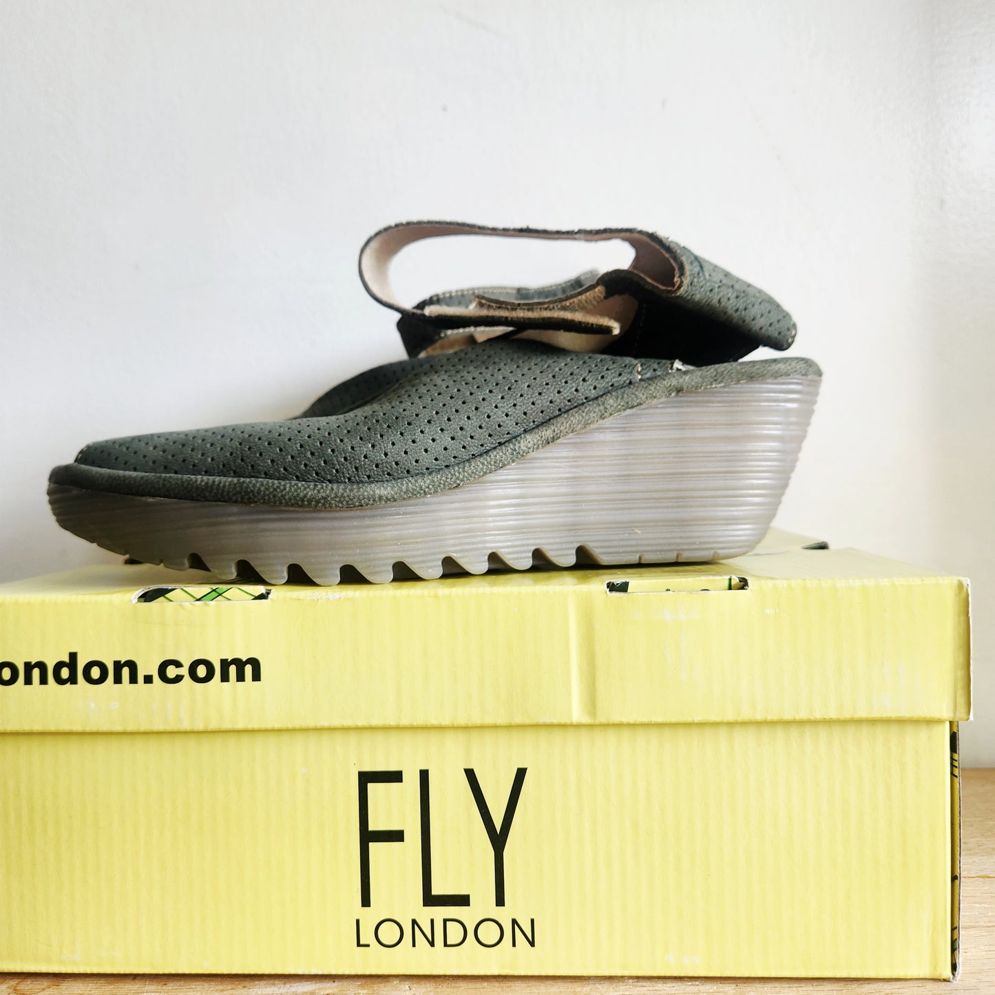 Fly London Yala Olive Leather Ankle Strap Wedge Shoe Size 41 NEW