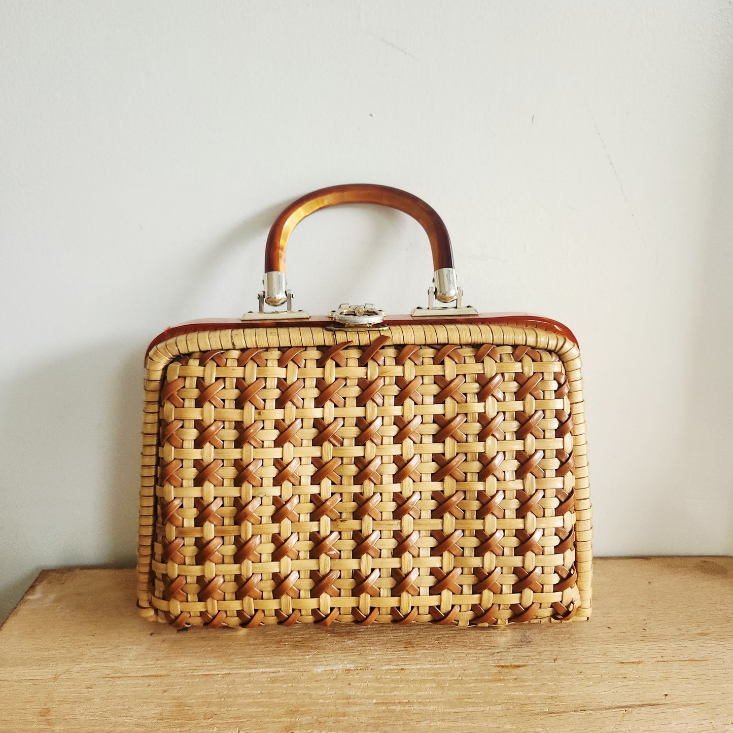 Vintage Basket Purse with Turn Lock Closure