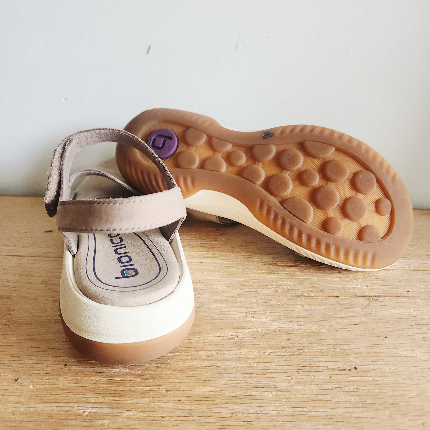 Bionica Cybele 2 Sandals - size 8