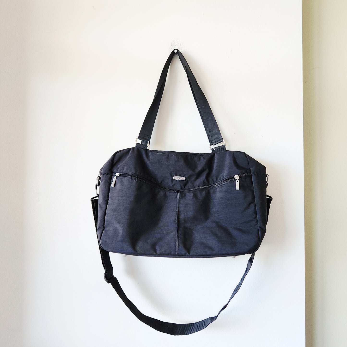 Baggallini Black Weekender Bag with Trolley Sleeve