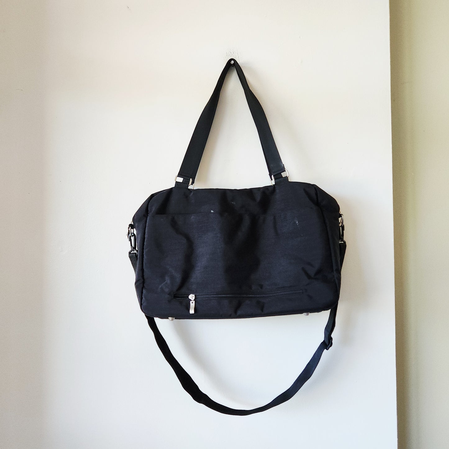Baggallini Black Weekender Bag with Trolley Sleeve