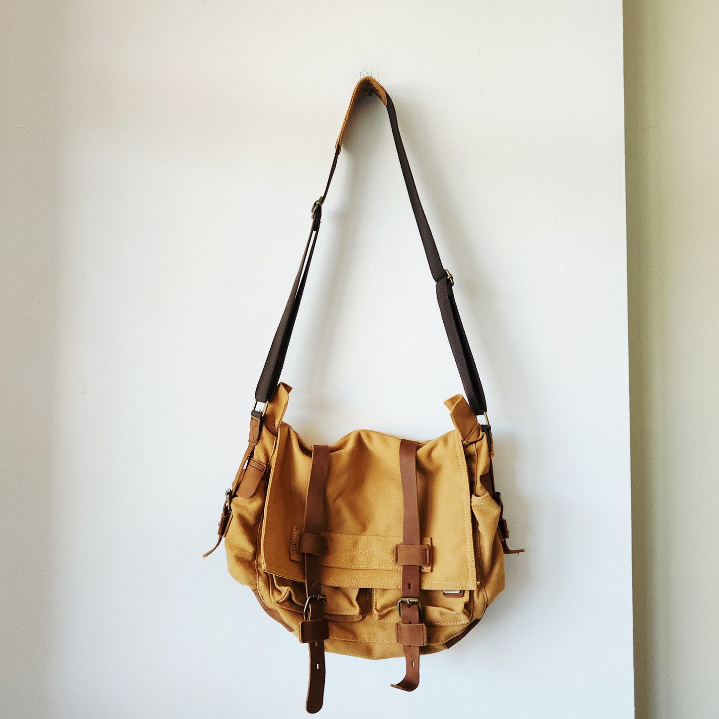 Sechunk Canvas Messenger Bag