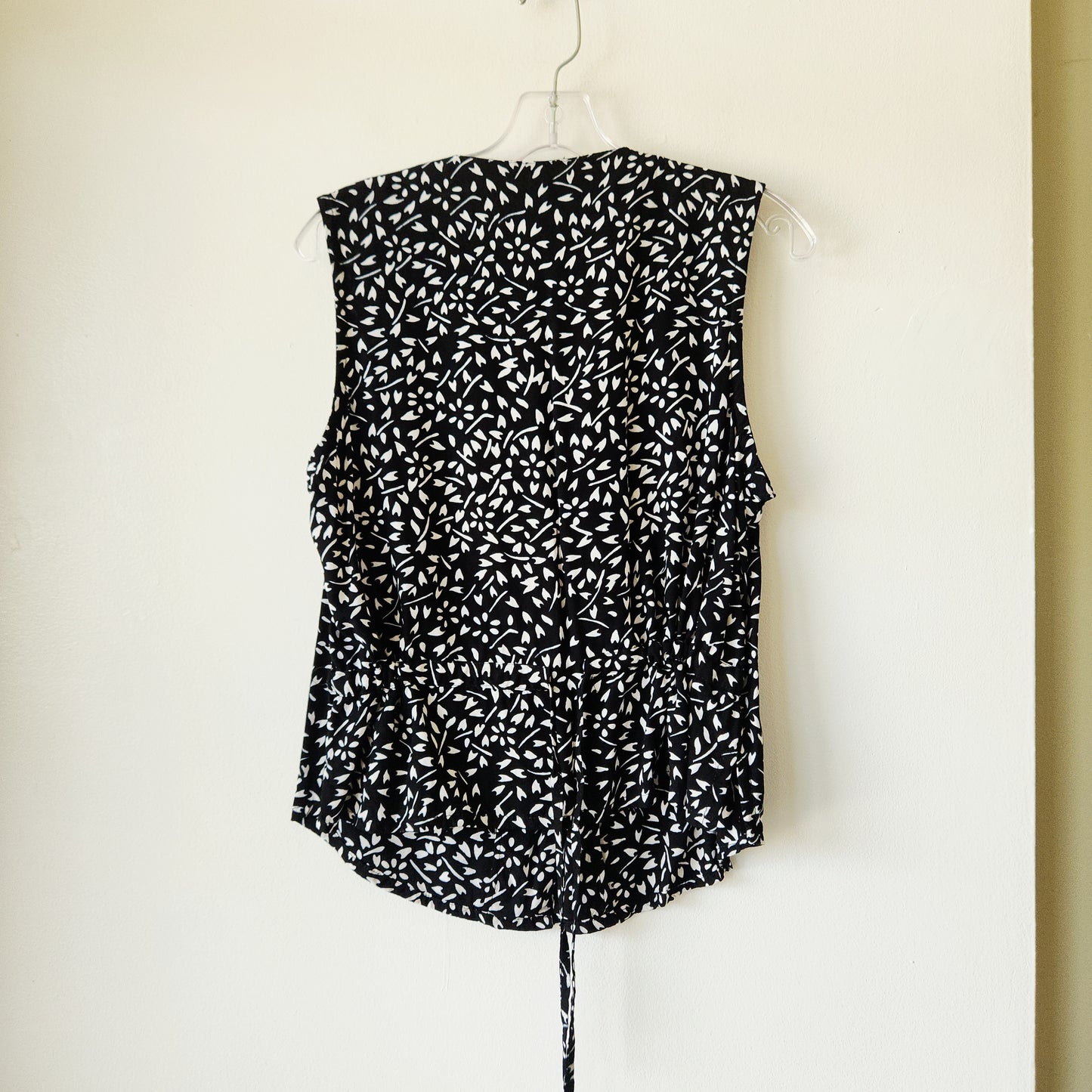 Nomadic Traders Sleeveless Top with Drawstring Detail & Buttons - L