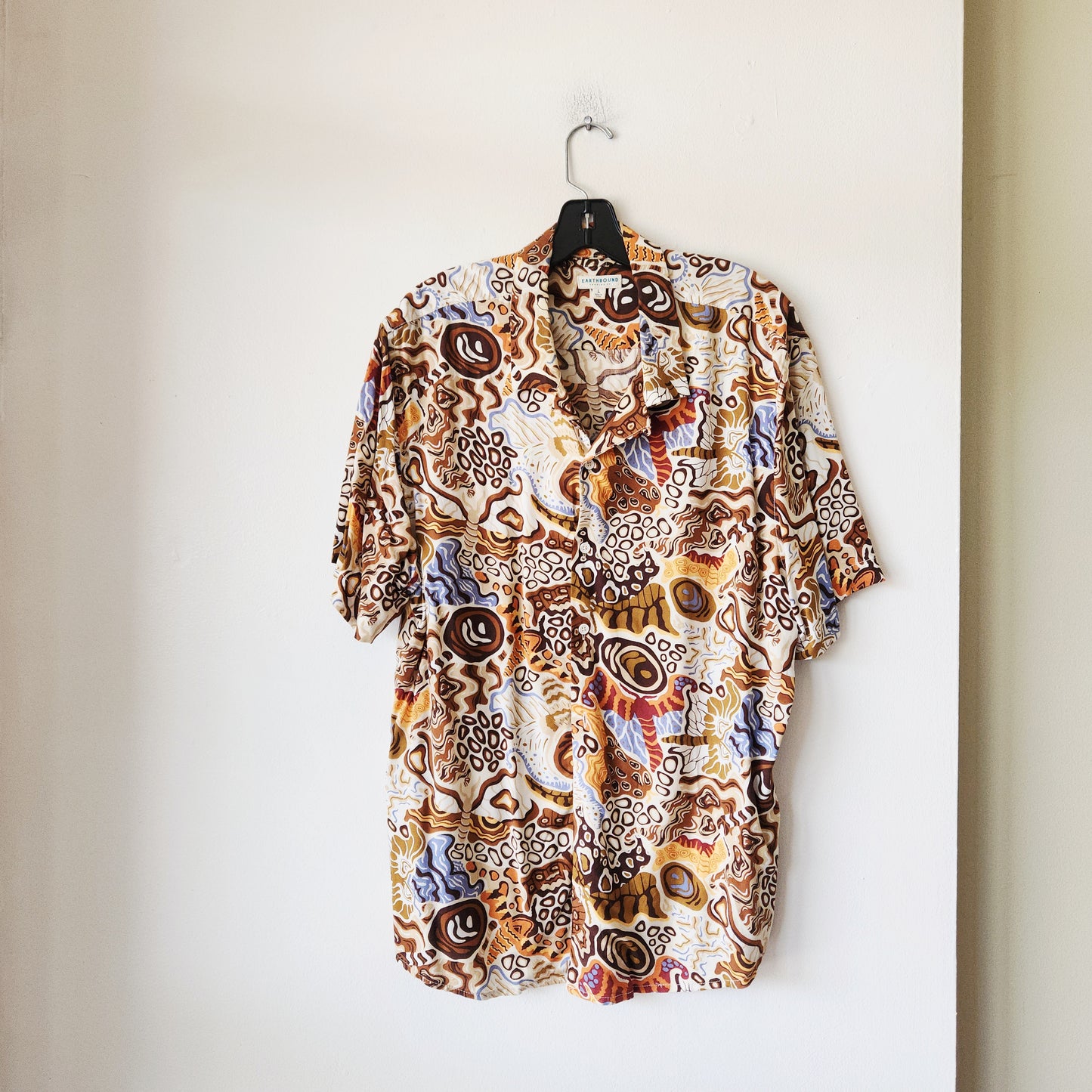 Earthbound Trading Co Abstract Motif Button Up Shirt - L