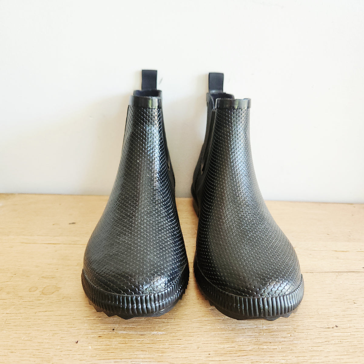 Cougar Ankle Rain Boots - size 8