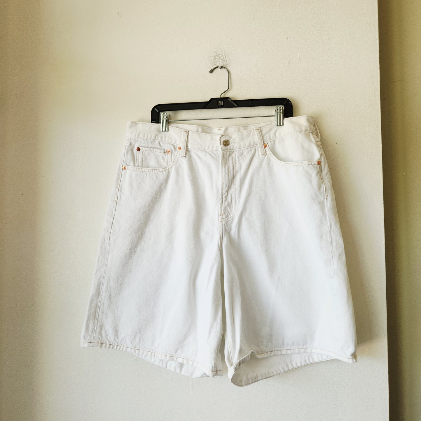 GAP Denim White Bermuda Shorts - size 16R/33