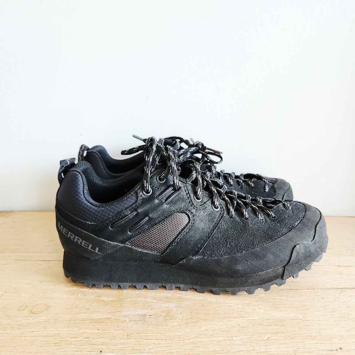 Merrell Trail 1 Black Hiking Sneakers - size 7