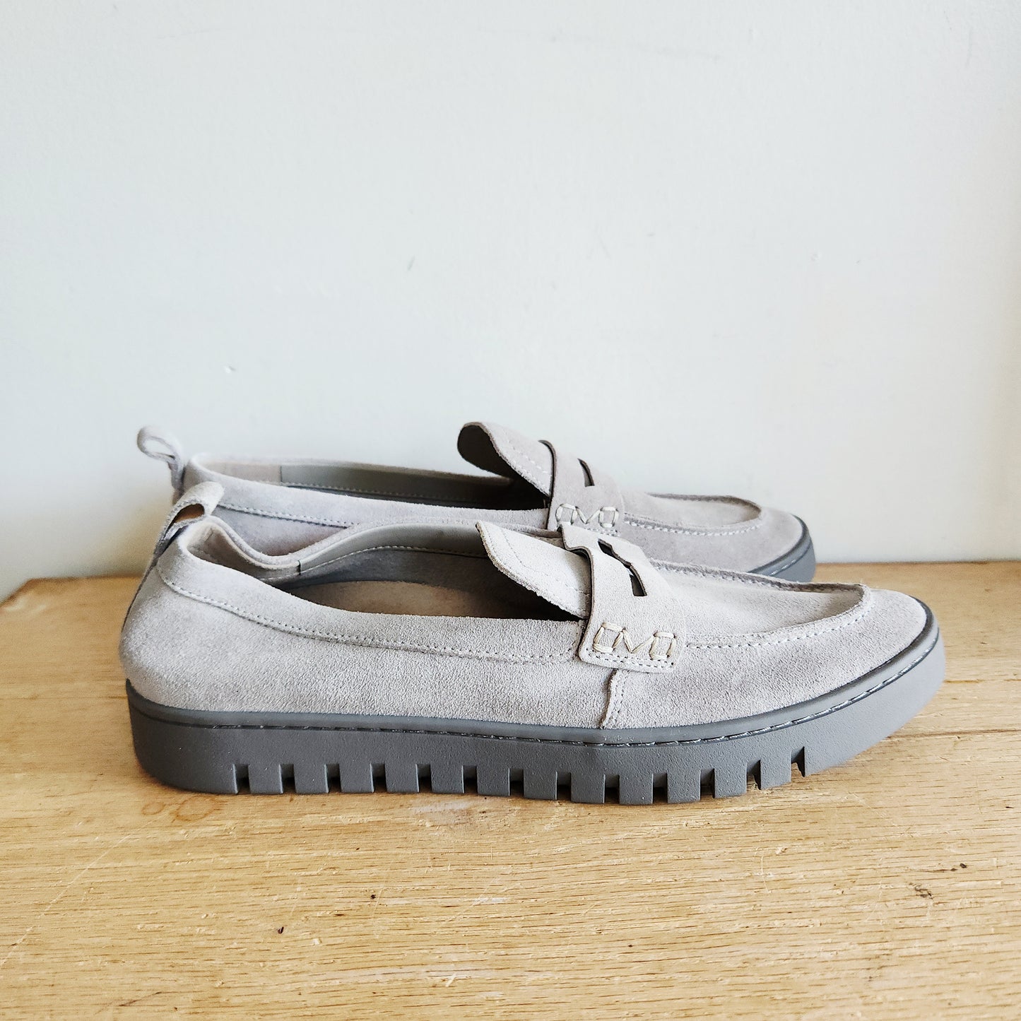 Vionic Suede Gray Loafers - size