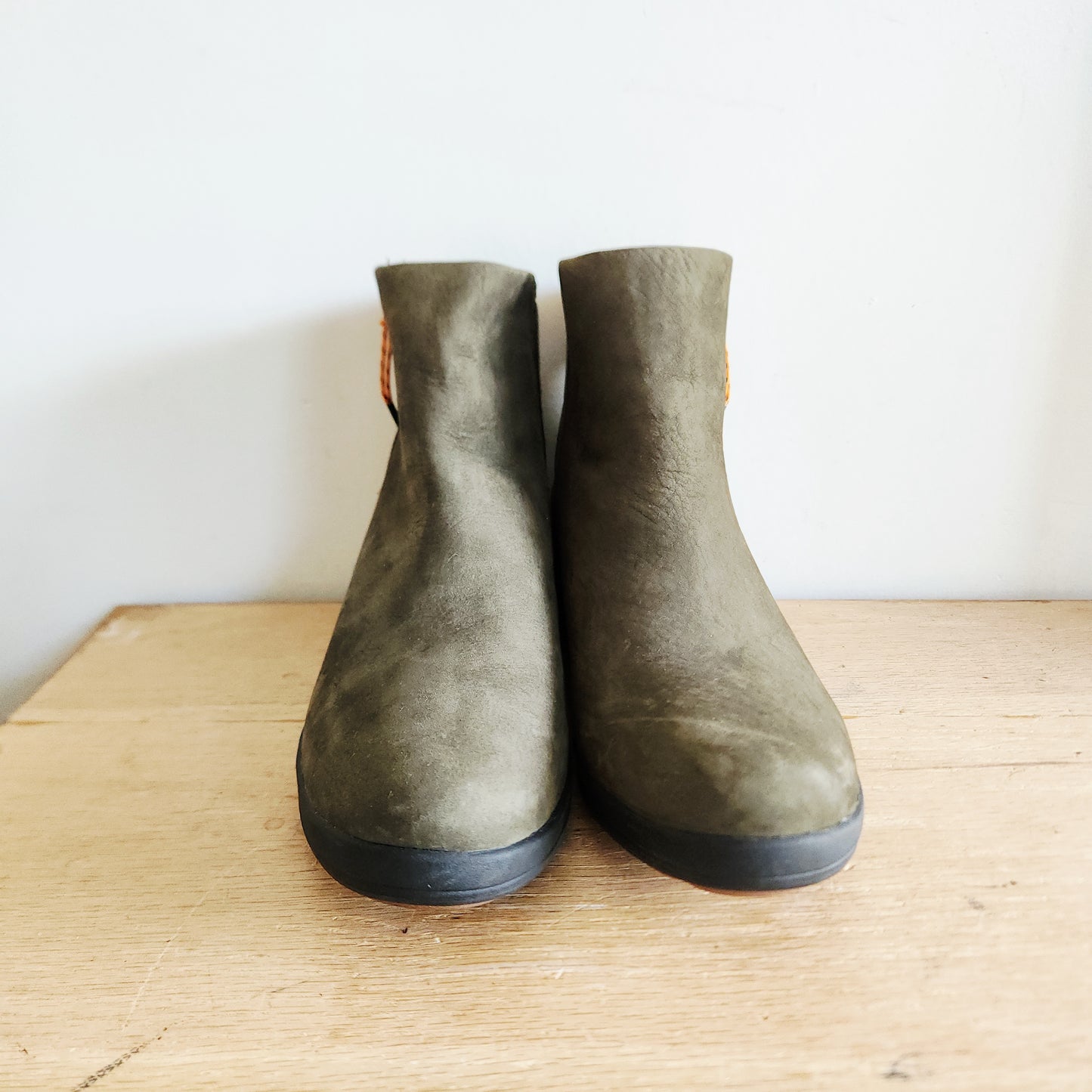 Bogs Waterproof Leather Ankle Boots - size 10