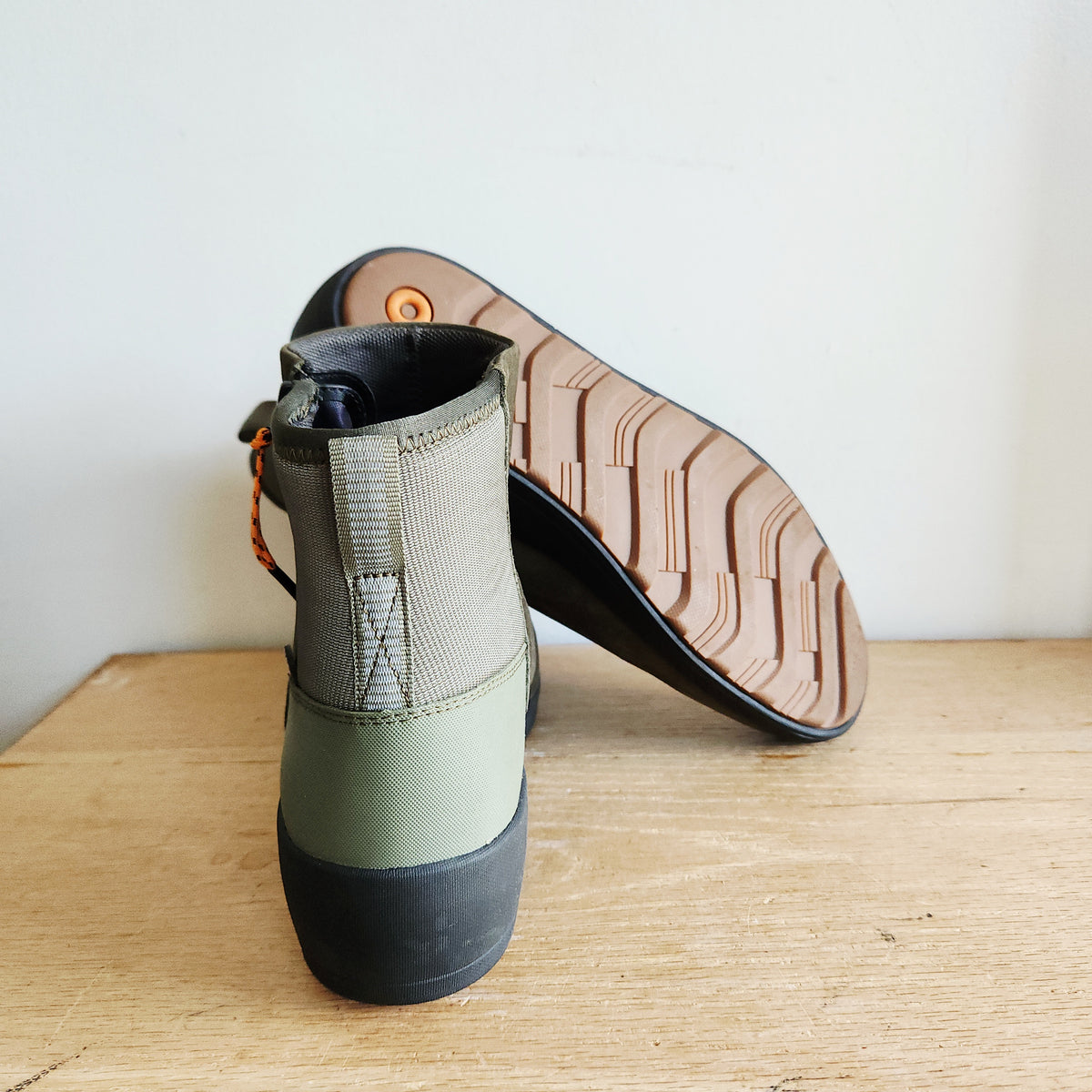 Bogs Waterproof Leather Ankle Boots - size 10
