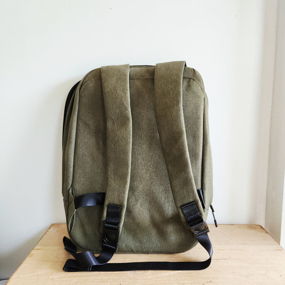 oda Design Hop Olive Green Backpack