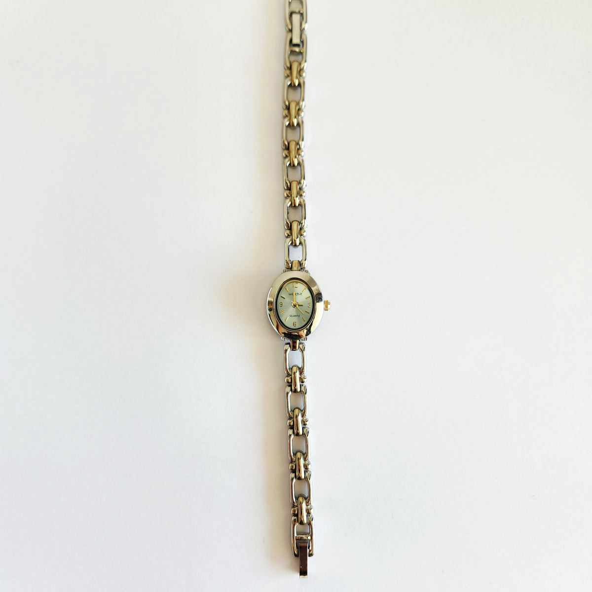 Watch it Analog Wristwatch with Quartz Movement Womens