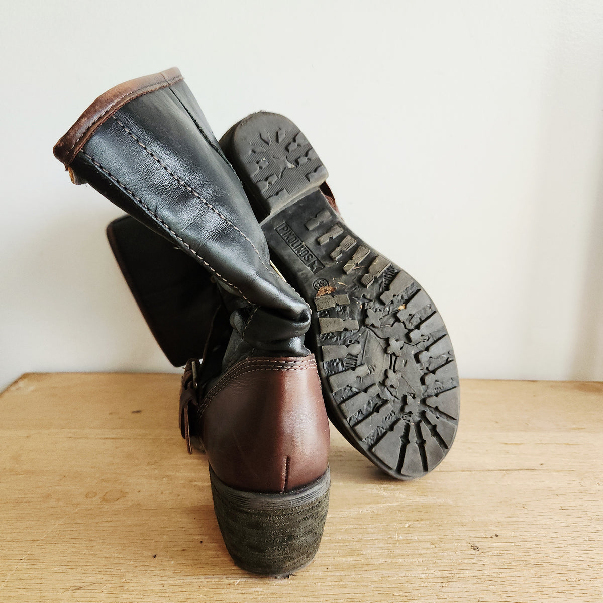 Pikolinos Leather Boots with Buckles - size 38 - as is