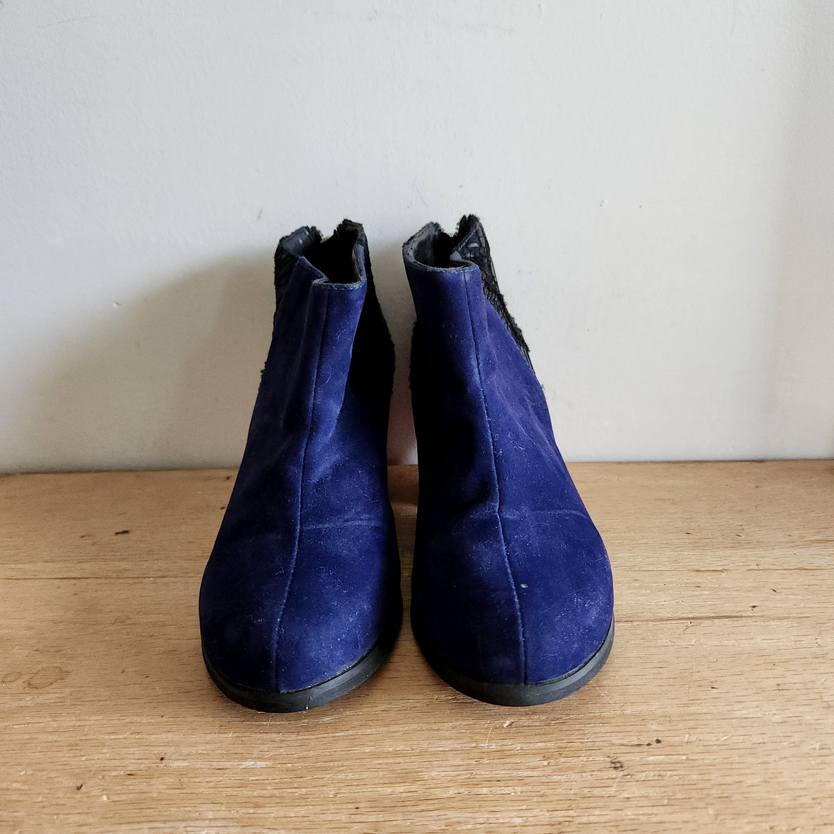 Cri Di Couer Vegan Leather Ankle Boots - size 6