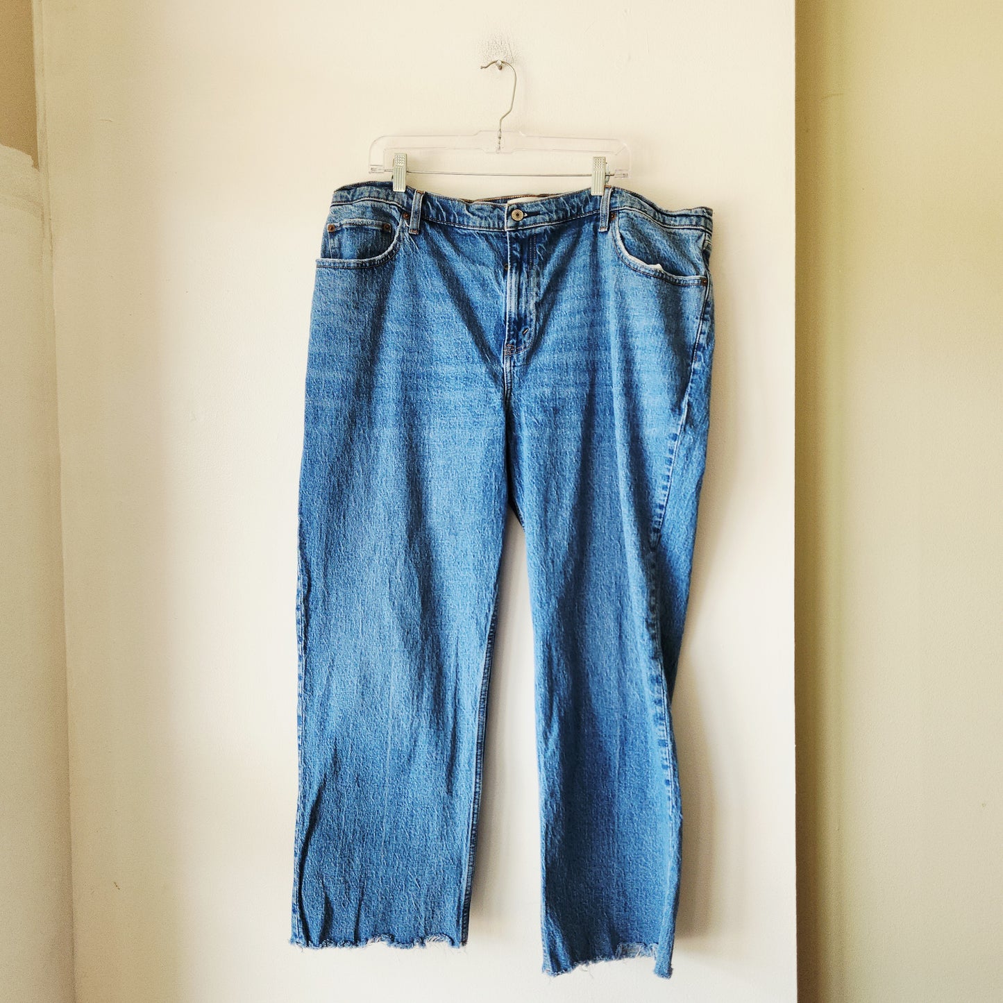 Abercrombie and Fitch Vintage Straight High Rise Jeans with Distressed Hem - size 20R