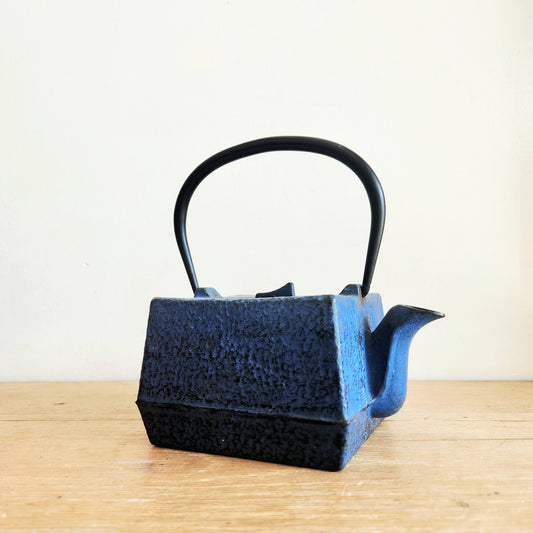 Tetsubin Teapot Textured Dark Blue Cast Iron Teapot