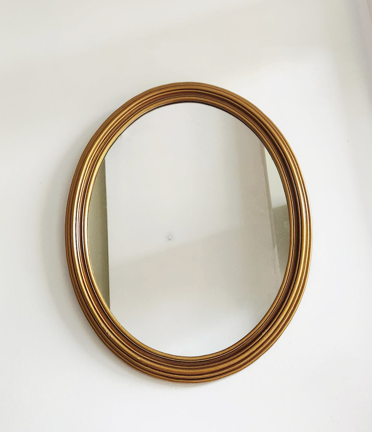 Vintage Gold Frame Oval Wall Mirror 19"W 24"H
