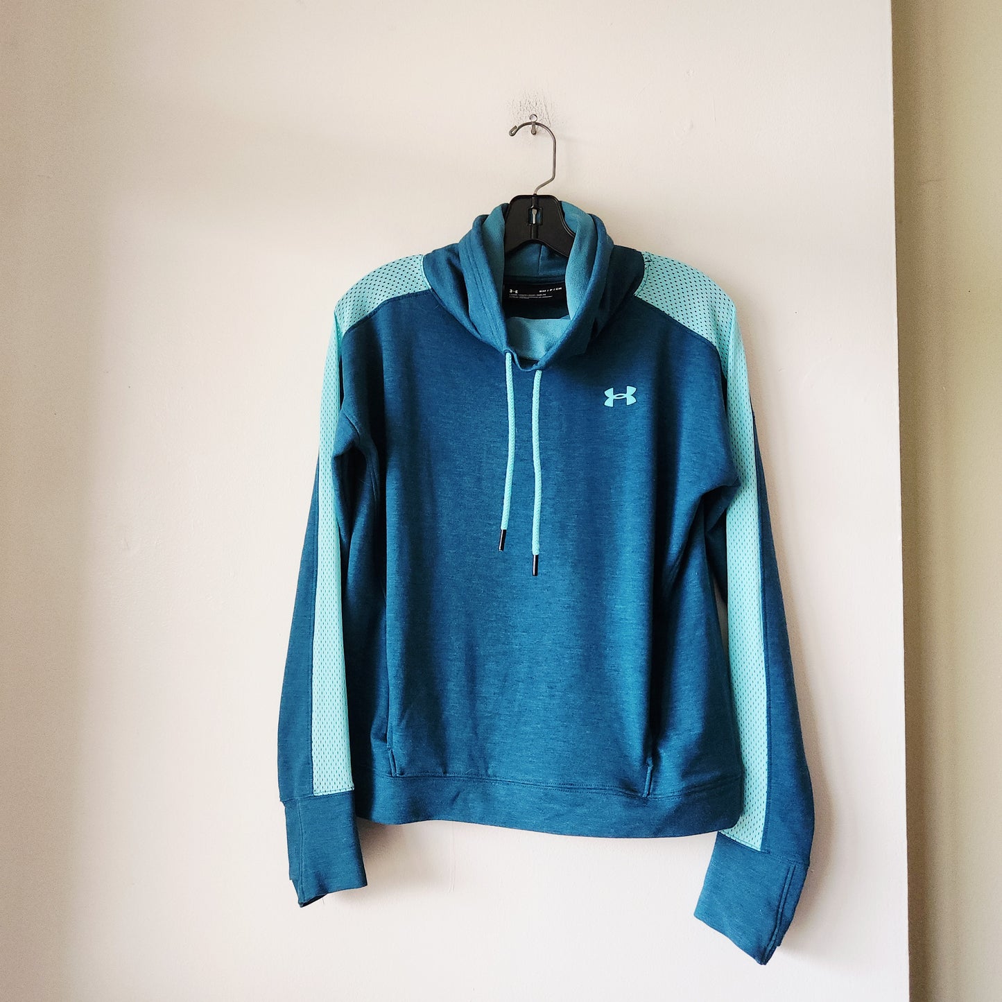 Under Armour Lightweight Sweatshirt with Drawstring Turtleneck - S