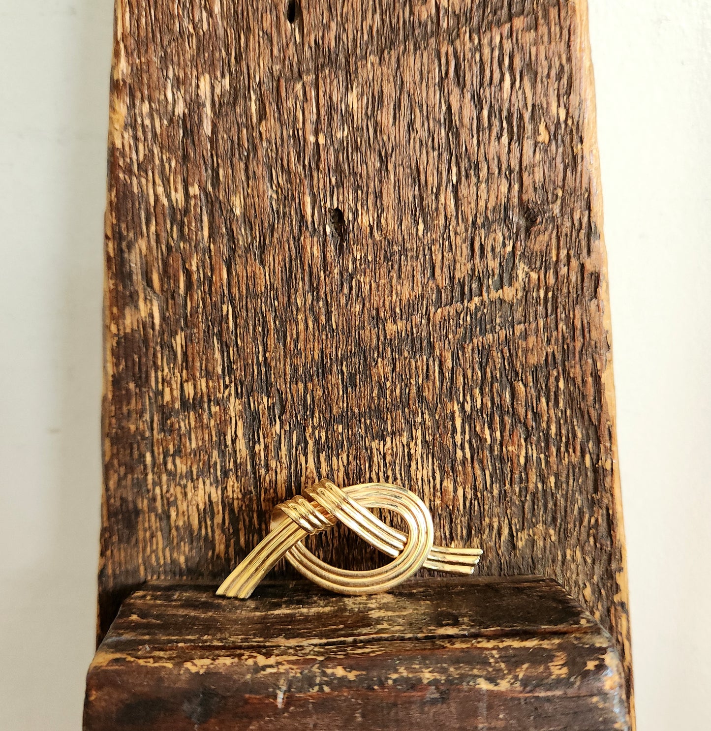 14K Gold Knot Pin