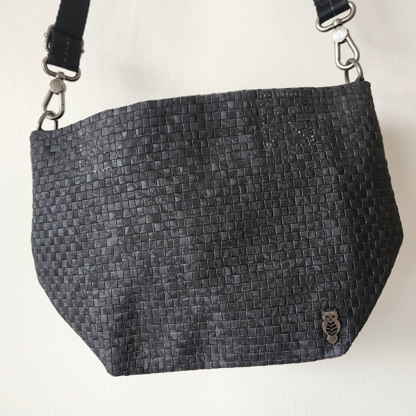 Sakroots Woven Crossbody Bag with pockets