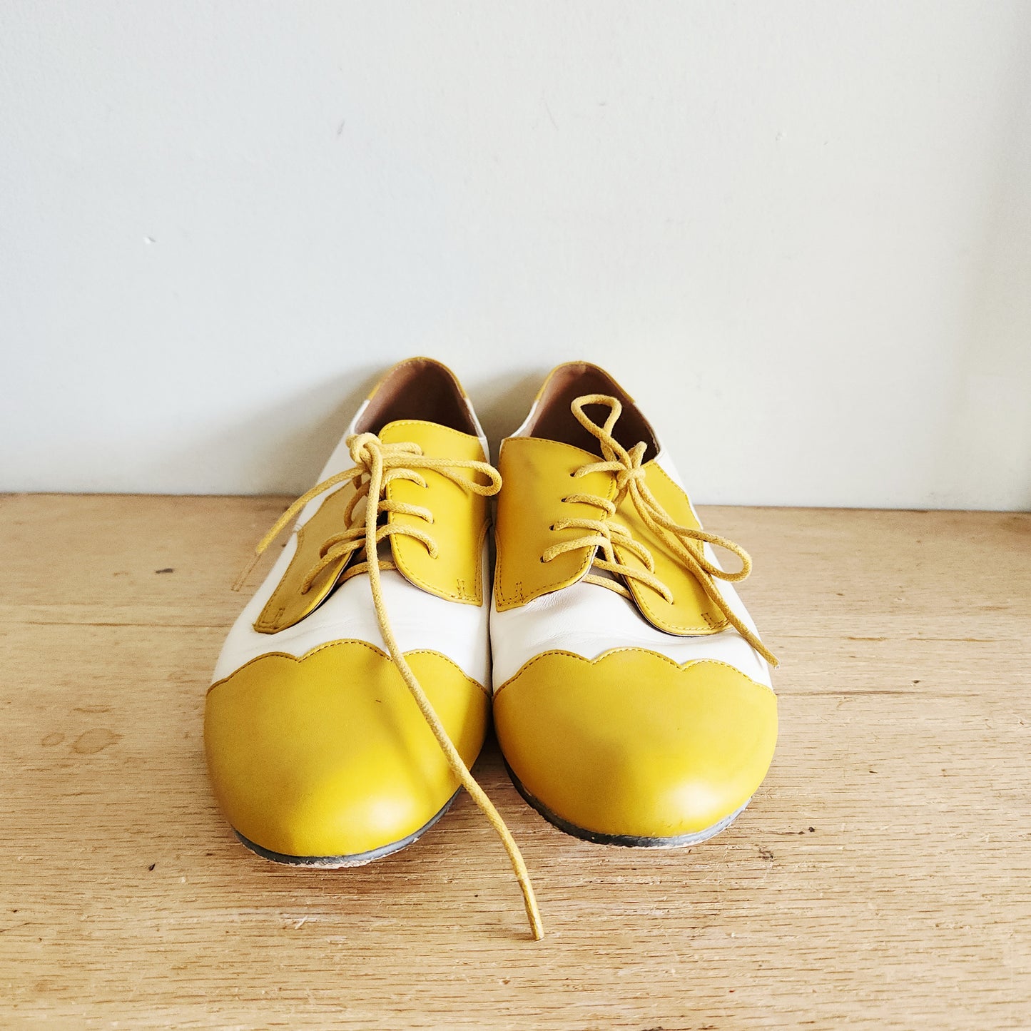 Chelsea Crew Two Tone Lace Up Flats - size 39