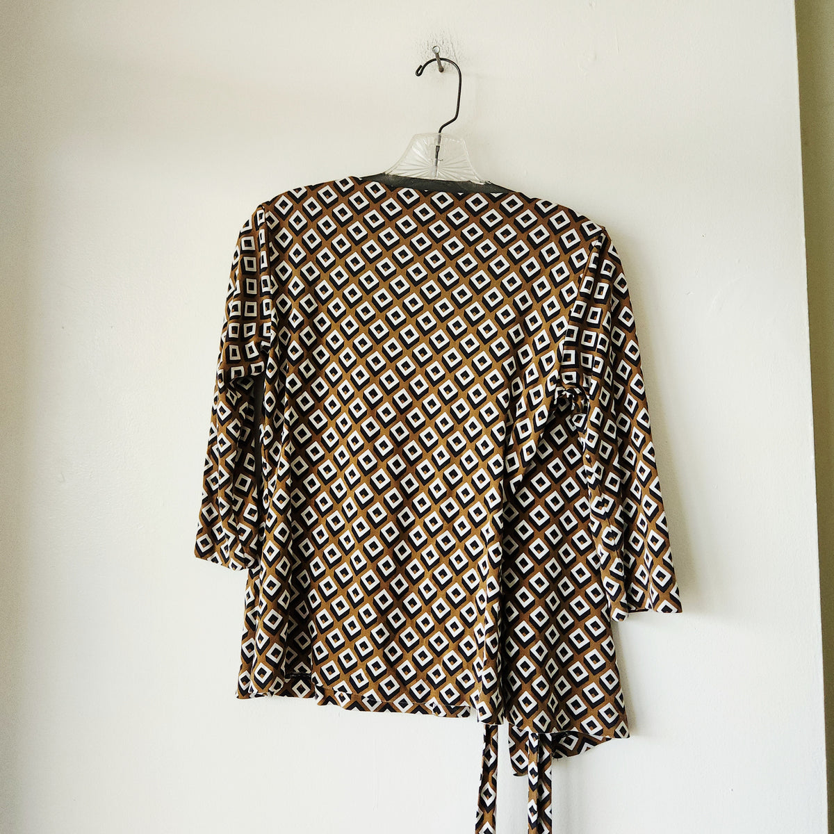 Diane Von Furstenberg 100% Silk Wrap Shirt - size 4