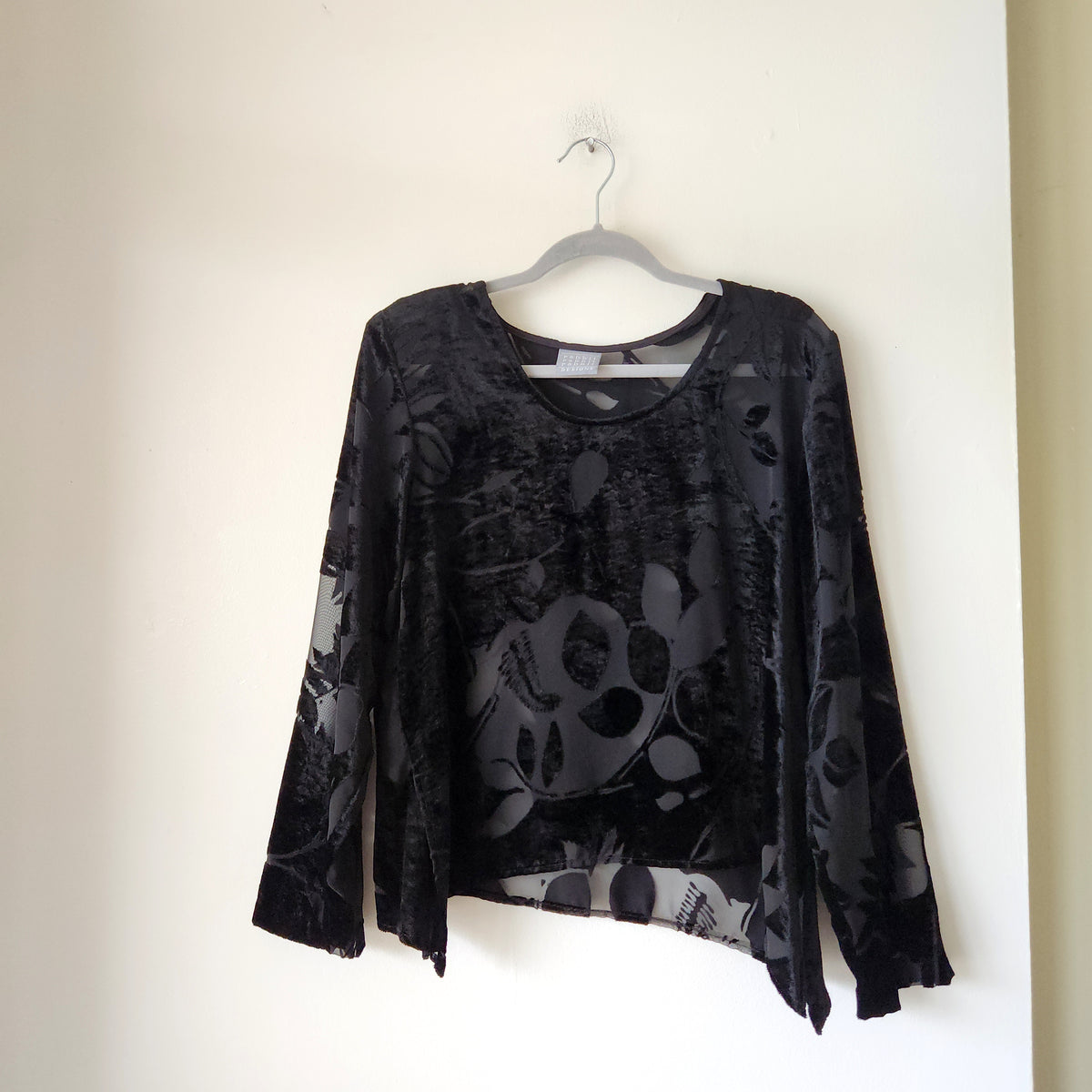 Rabbit Rabbit Designs Black Velvet Burnout Handkerchief Hem Top - size 12