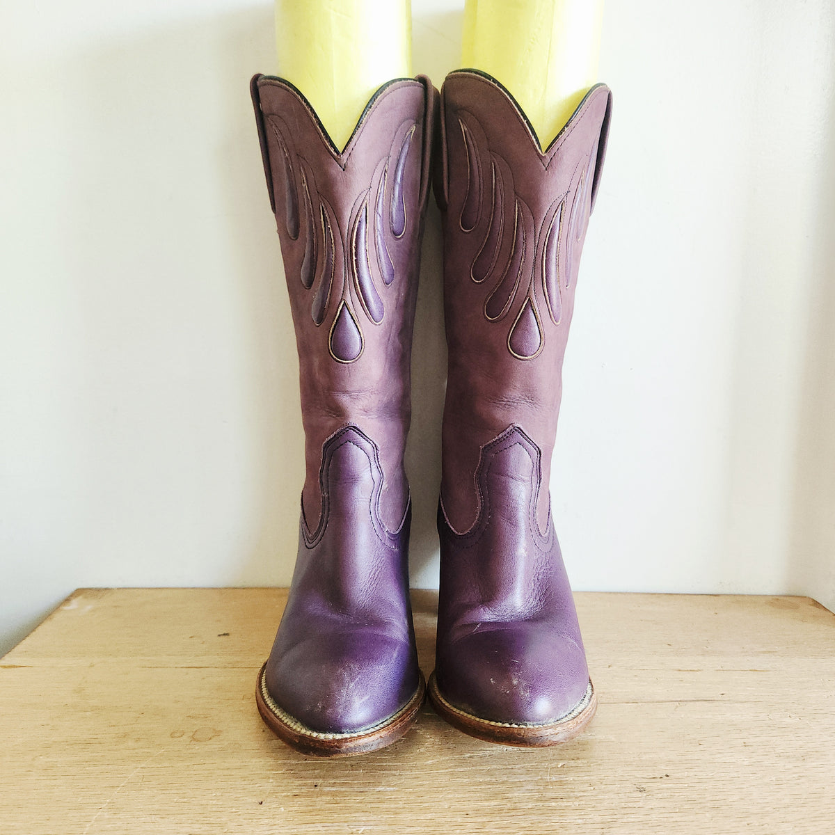 Vintage Frye Cowgirl Boots - size 8B