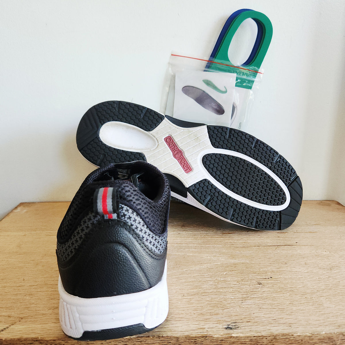 OrthoFeet Black Sneakers with Insoles - size 13 - Like New