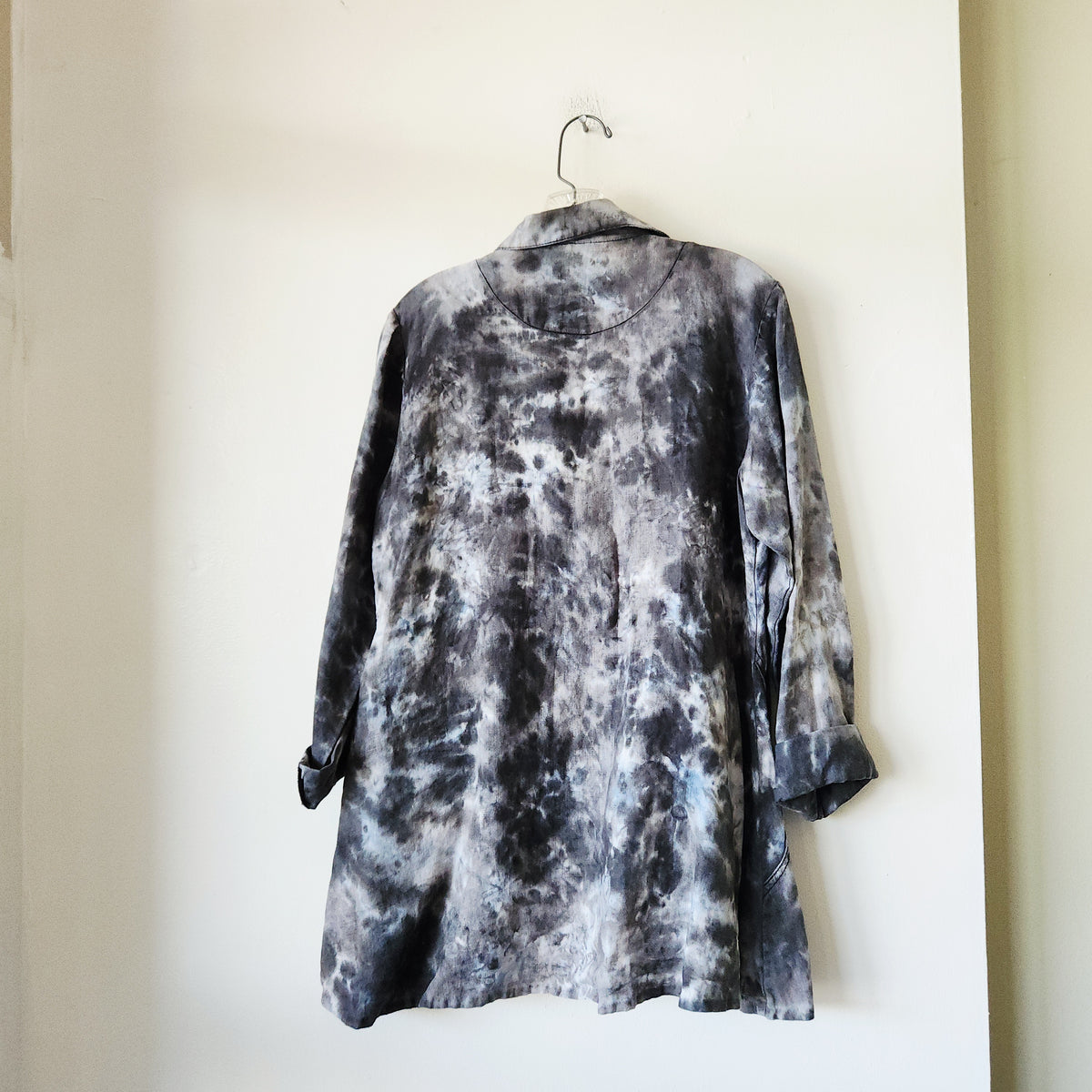 Cynthia Ashby Tie Dye Top with Buttons - XS