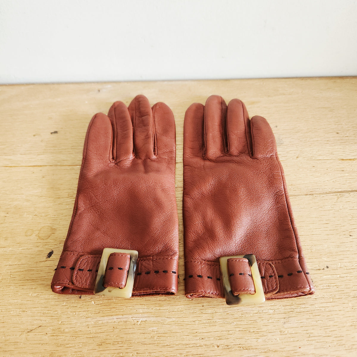 Nine West Buckle Leather Gloves with Lining - L