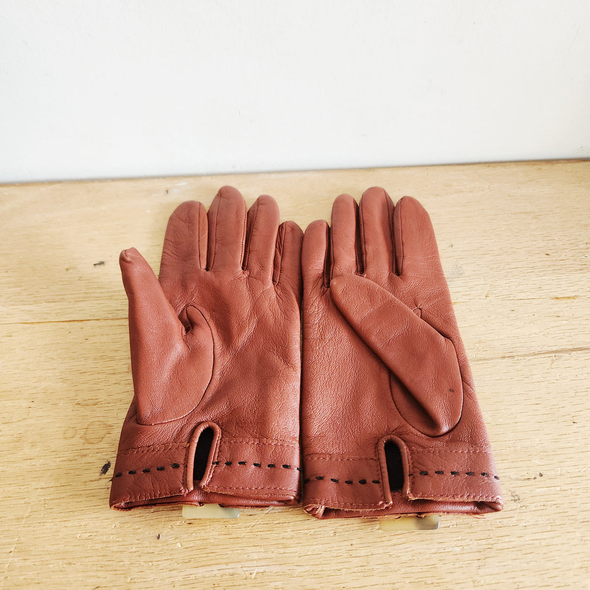Nine West Buckle Leather Gloves with Lining - L